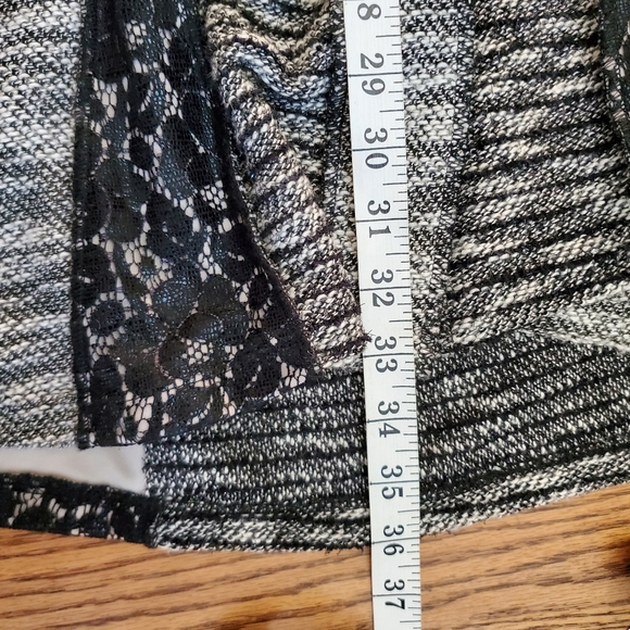 Zoe sweater jacket size medium.  Black and white. - Picture 11 of 11